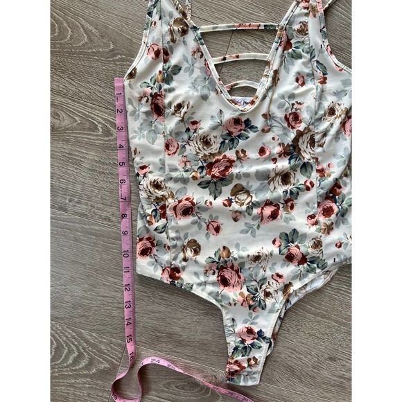 Violet Moon Size Medium Rose Bodysuit - Picture 4 of 8